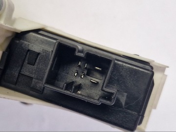 AUDI Q7 4L MOTOREK ZVEDÁNÍ OKNO LEVÝ PŘEDNÍ 4L0959801B