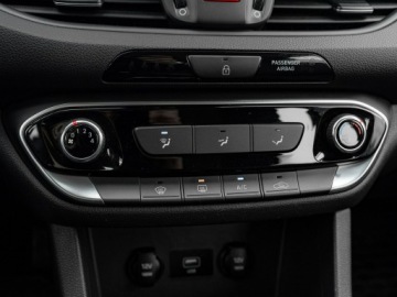 Hyundai i30 III Hatchback Facelifting 1.5 DPI 110KM 2021 Hyundai i30 GD264YF#1.5 DPI Classic+ Bluetooth, zdjęcie 16