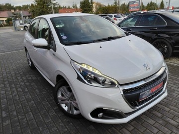 Peugeot 208 I Hatchback 5d Facelifting 1.2 PureTech 82KM 2019 Peugeot 208 Klimatyzacja Kamera Komputer Tempomat 1.2 Benzyna 82KM, zdjęcie 2