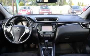 Nissan Qashqai II Crossover 1.6 dCi 130KM 2015 Nissan Qashqai Panorama, K.Cofania, Tempomat, Swiatla LED, El.Fotele, Mult, zdjęcie 4