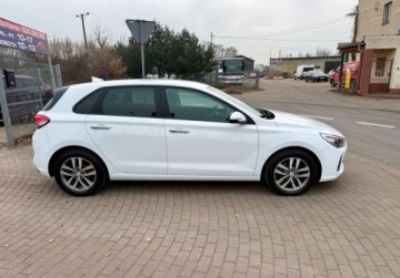 Hyundai i30 II Wagon Facelifting 1.6 CRDi 110KM 2017 Hyundai i30 1.6Crdi 110 PS NAVI Kamera Extra stan 1.6 Diesel 110KM, zdjęcie 26