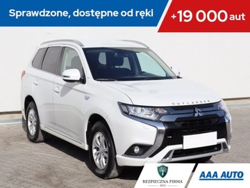 Mitsubishi Outlander III SUV PHEV Facelifting 2020 2.4 PHEV 224KM 2021 Mitsubishi Outlander 2.4 PHEV, 4X4, Automat