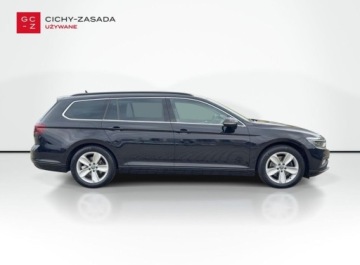 Volkswagen Passat B8 Variant Facelifting 2.0 TDI SCR 200KM 2023 Volkswagen Passat Variant 2.0TDI 200KM Business DSG SerwisAso Acc Matrix N, zdjęcie 5
