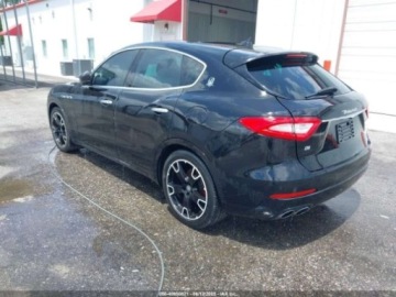 Maserati Levante 2019 Maserati Levante 2019 MASERATI LEVANTE 3.0 Benzyna 345KM, zdjęcie 2