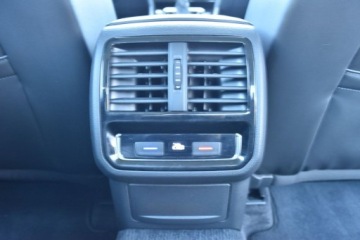 Volkswagen Passat B8 Limousine 2.0 TDI BlueMotion SCR 190KM 2019 Volkswagen Passat SalonPL 190KM DSG TDI HighlineSkoraACCNavi18Business ASO, zdjęcie 32