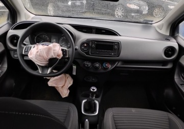 Toyota Yaris III Hatchback 5d Facelifting 2017 1.5 Dual VVT-iE 111KM 2018 Toyota Yaris 2018r, 1.5 Benzyna. Uszkodzony przod. 1.5 Benzyna 112KM, zdjęcie 5