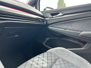 Volkswagen Golf VIII Variant 1.5 eTSI 150KM 2021 Volkswagen Golf 1.5 TSi DSG R-Line, zdjęcie 31