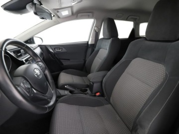 Toyota Auris II Touring Sports Facelifting 1.8 Hybrid 136KM 2017 Toyota Auris navi grzane fotele kamera automat HEV, zdjęcie 12