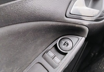 Ford Focus III Sedan Facelifting 1.6 Ti-VCT 105KM 2017 Ford Focus 2017r, 1.6LPG, Uszkodzony tyl. Jezdzi. VAT 23 1.6 BenzynaLPG, zdjęcie 9