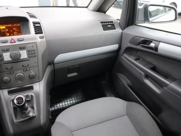 Opel Zafira B 1.9 CDTI ECOTEC 100KM 2007 Opel Zafira 1.9 CDTI, 7 miejsc, HAK, Klima, zdjęcie 7