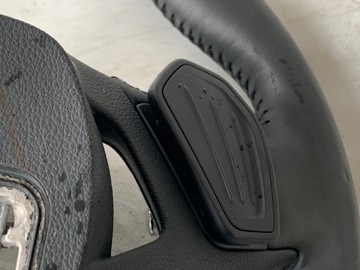 РУЛЕВОЕ КОЛЕСО SKODA OCTAVIA IV С ПОДОГРЕВОМ КОЖАНЫХ ЛЕЗВИЙ