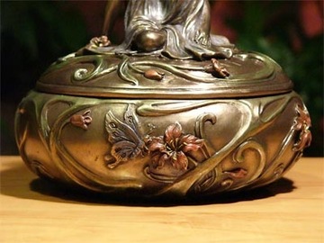 КРАСИВАЯ КОРОБКА с ЖЕНЩИНОЙ, подарок ЖЕНЩИНЕ НА ДЕНЬ ВАЛЕНТИНА.