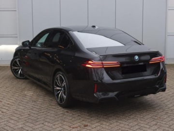 BMW Seria 5 G90-91 2025 BMW Seria 5 540d xDrive Sport Sedan 3.0 (303KM) 2025, zdjęcie 2