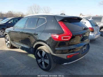 Volvo XC40 Crossover 2.0 T5 247KM 2020 Volvo XC 40 T5 Momentum 2020 2.0l 2.0 Benzyna 248KM, zdjęcie 2
