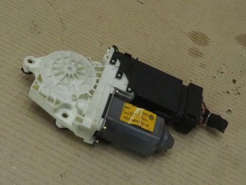 MOTOREK OKNO LEVÝ PRAVÝ PŘEDNÍ VOLKSWAGEN GOLF BORA 1C1959801A