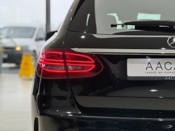 Mercedes Klasa C W205 Kombi Facelifting HYBRYDA 2.0 300 de 306KM 2020 Mercedes-Benz C 300 Plug In AMG Line / CarPlay / 1, zdjęcie 36
