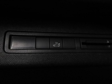 Peugeot 3008 II Crossover 1.5 BlueHDI 130KM 2018 Peugeot 3008 Automat Virtual Navi Kamera cofania, zdjęcie 36