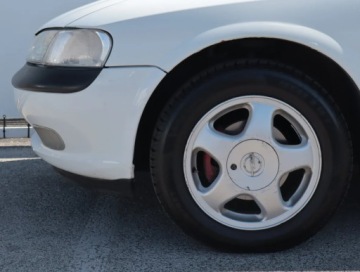 Opel Vectra B Sedan 1.6 i 16V 101KM 1998 Opel Vectra 1.6i 16V, HAK, Klima,ALU, zdjęcie 13