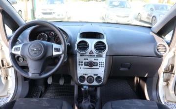 Opel Corsa D Hatchback 5d Facelifting 1.2 Twinport ECOTEC 85KM 2014 Opel Corsa Zadbany, klimatyzacja ,wielof. kierownica, Spalanie 4L 100 Km, zdjęcie 5