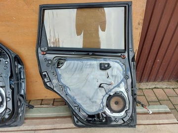 DVEŘE LEVÉ ZADNÍ KIA SOUL I 08R ČERNÉ 9H