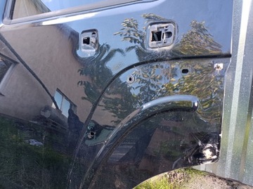 HUMMER H3 2006R DVEŘE LEVÉ ZADNÍ