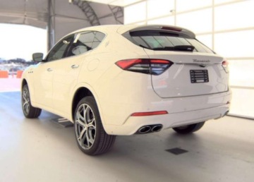 Maserati Levante 3.0 V6 GDI 350KM 2023 Maserati Levante Maserati Levante GT 3.0 Benzyna 350KM, zdjęcie 3