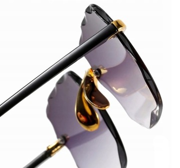 Популярные женские очки-авиаторы с квадратными затемнениями