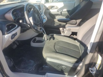 Chrysler Voyager V 2020 Chrysler Voyager 2020 r., 3,6 L LX 3.6 Benzyna 287KM, zdjęcie 8