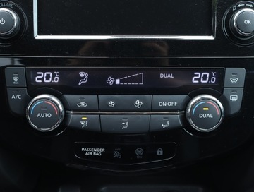 Nissan Qashqai II Crossover Facelifting 1.3 DIG-T  160KM 2019 Nissan Qashqai 1.3 DIG-T, Serwis ASO, Automat, zdjęcie 15