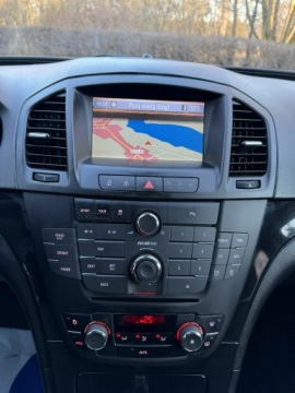 Opel Insignia I Sports Tourer 2.0 CDTI ECOTEC 160KM 2010 Opel Insignia Cosmo Sport Tour 2.0 CDTI 160KM Navi, zdjęcie 34