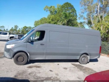 Mercedes Sprinter IV (W907/W910) 2024 Mercedes-Benz Sprinter 2500 High Roof 4-Cyl Diesel Ho 2024 2.0 Diesel 211KM, zdjęcie 2