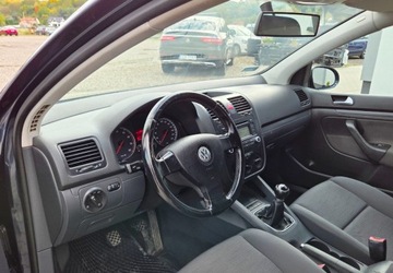 Volkswagen Golf V Hatchback 1.4 i 16V 75KM 2005 Volkswagen Golf 1,4 Ben Klima 1.4 Benzyna 75KM, zdjęcie 4