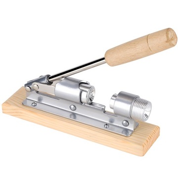 ЩЕЛКУНЧИК НА ПРОЧНОЙ СТАЛЬНОЙ ПОДСТАВКЕ