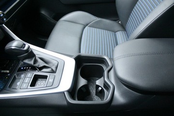 Toyota RAV4 V SUV 2.5 Hybrid Dynamic Force 218KM 2021 Toyota RAV-4 SELECTION 2.5 HYBRID Salon Polska, zdjęcie 29