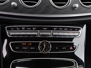 Mercedes Klasa E W213 All-Terrain 2.0 220d 194KM 2017 Mercedes E E 220 d 4MATIC, 1. Właściciel, zdjęcie 18