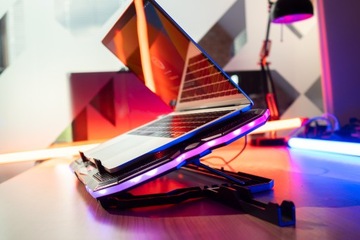 CICHA PODSTAWKA CHŁODZĄCA POD LAPTOPA LED RGB USB