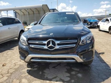 Mercedes GLC C253 2018 Mercedes-Benz GLC 2018 Mercedes-Benz GLC GLC 300 4MATIC SUV 2.0 Benzyna, zdjęcie 4