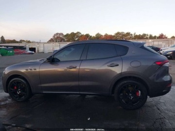 Maserati Levante 2022 Maserati Levante GT 2022 3.0l 3.0 Benzyna 345KM, zdjęcie 2