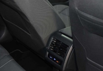 Volkswagen Golf VIII 2021 Volkswagen Golf 2.0 TDI - Automat _ 2.0 Diesel 116KM, zdjęcie 7