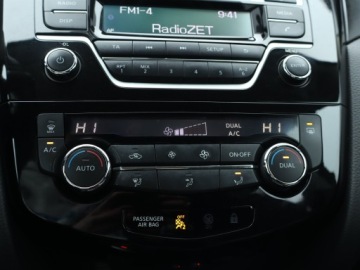 Nissan Qashqai II Crossover 1.2 DIG-T 115KM 2017 Nissan Qashqai 1.2 DIG-T, Salon Polska, zdjęcie 12