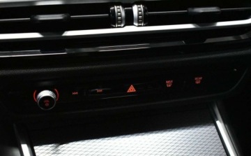 BMW Seria 3 G20-G21 Touring 2.0 330e 292KM 2024 BMW Seria 3 vat 23 M Sport Hak HiFi Shadow Line Podgrzewana kierownica, zdjęcie 17