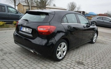 Mercedes Klasa A W176 Hatchback 5d Facelifting 180 122KM 2017 Mercedes-Benz Klasa A 1.6B 2017r Navi PDC Grzane Fotele Sprowadzony Oplaco, zdjęcie 11