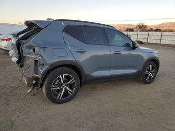 Volvo XC40 2023 Volvo XC 40 Plus 2023 2.0l 2.0 Benzyna 194KM, zdjęcie 3