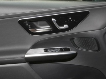 Mercedes GLC C254/X254 2025 GLC Coupe 200 4-Matic AMG Line 2.0 (204KM) 2025, zdjęcie 9