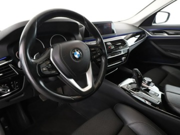 BMW Seria 5 G30-G31 Touring 520d 190KM 2019 BMW 520 20d Automat Sport Line Panorama Navi, zdjęcie 13