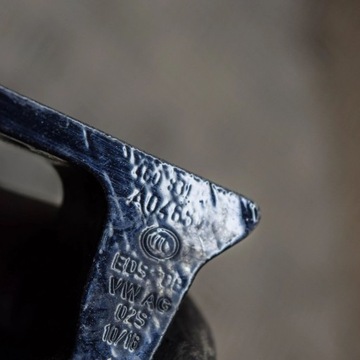 PORSCHE MACAN (95B) 2016 PRAVÁ STRANA PANT HORNÍ DVEŘE ZADNÍCH