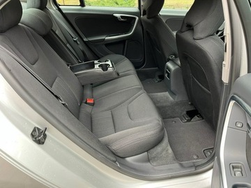 Volvo S60 II Sedan 1.6 T3 150KM 2013 Volvo S60 1.6 150 KM Xenony Podgrzewane fotele, zdjęcie 16