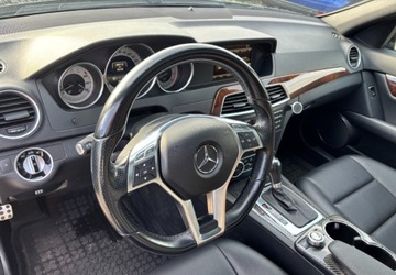 Mercedes Klasa C W205 2014 Mercedes-Benz Klasa C Wersja Avantgarde AMG 3.5 Benzyna 231KM, zdjęcie 9
