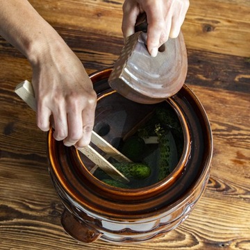 Давильный камень для керамических бочек, диаметр 15 мм.