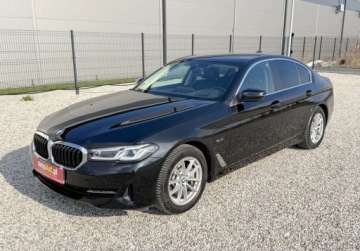 BMW Seria 5 G30-G31 Limuzyna Plug-In 2.0 530e 292KM 2021 BMW Seria 5 BMW 530e 292 KM 2021r Bezwypadkowy 2.0 Hybryda Plug-in 292KM, zdjęcie 3